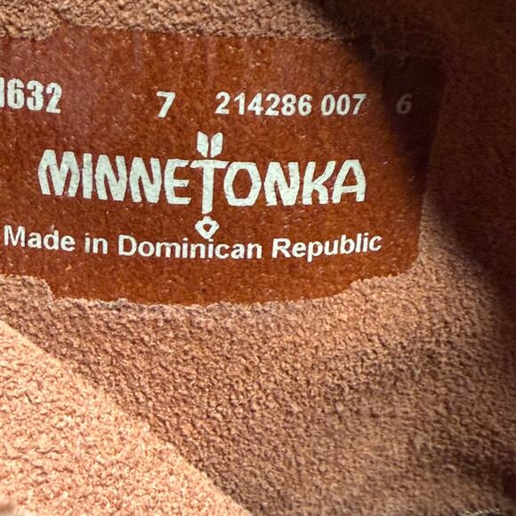 Minnetonka Moccasin Suede Tan 3 Fringe Layers Boots .25" Heel Size 7 - Picture 5 of 6